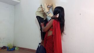 Indian desi bhabhi Desi Saara seduces electrician while he was repairing. Booty ride and snatch fuck with Hindi